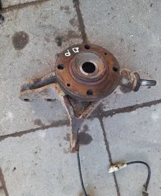 Citroen C4 I Front wheel hub spindle knuckle