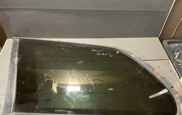Volvo XC90 Rear side window 43R001604