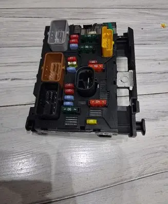 Peugeot 207 BSM Control unit 9661708180