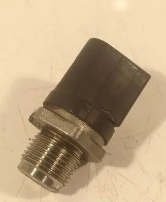 BMW 3 E90 E91 Fuel pressure sensor 0281002948