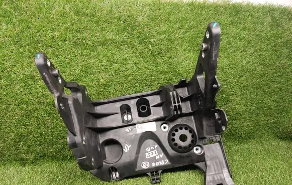 Chevrolet Cruze II Clutch pedal mounting bracket assembly 39094900 830049271
