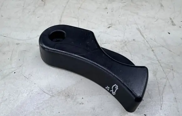 Engine bonnet (hood) release handle