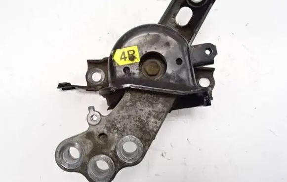 Toyota Avensis T270 Engine mount vacuum valve 