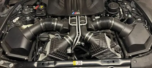 BMW M6 Engine S63B44 S63B44T0