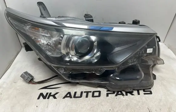 Toyota Auris E180 Headlight/headlamp 8111002K30 90070909