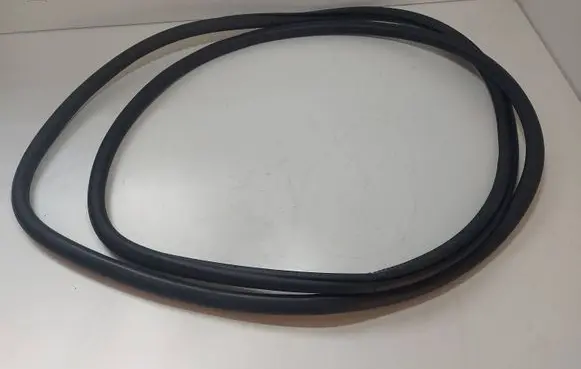 Porsche Cayenne (9PA) Front door rubber seal 7L0867365E