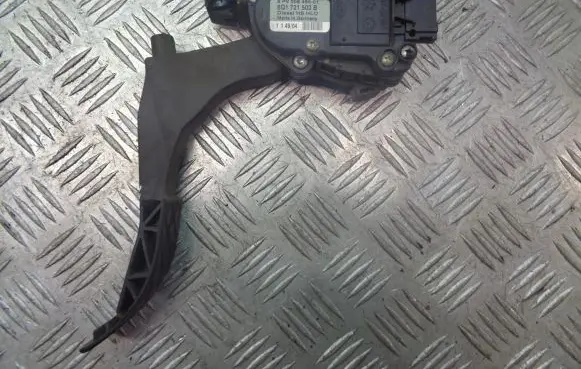 Seat Ibiza III (6L) Accelerator throttle pedal 6Q1721503
