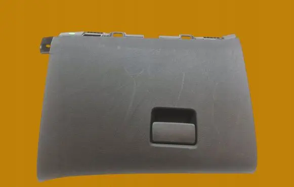 Opel Astra J Glove box