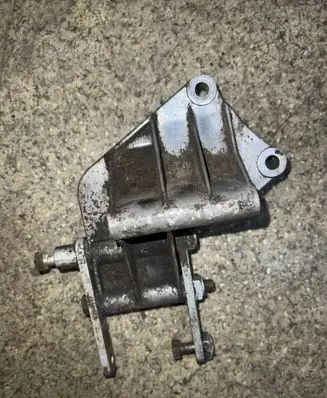 BMW 5 E34 Engine mount bracket 1716025