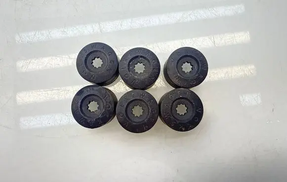 Volkswagen Golf VIII Wheel nut cap/cover
