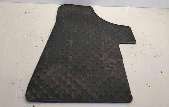Mercedes-Benz Vito Viano W639 Front floor mat B66560548