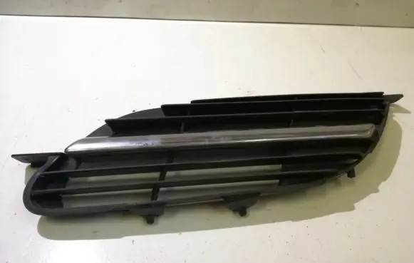 Nissan Almera N16 Front bumper lower grill 9381M010 62317BU100