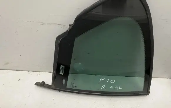 Rear vent window glass