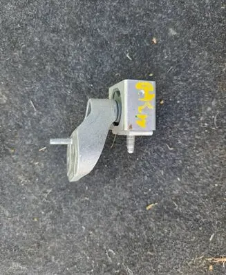 BMW 3 G20 G21 Muffler mount bracket/holder 8683823