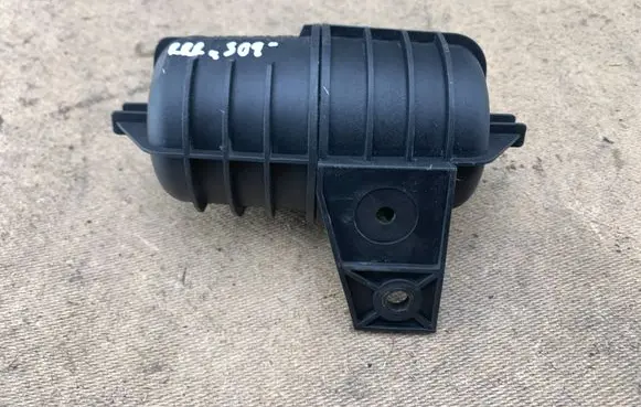 BMW 7 E65 E66 Vacuum air tank 2247620 11652247620