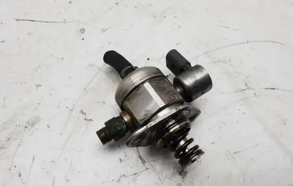 Audi A3 S3 A3 Sportback 8P Fuel injection high pressure pump 06H127025K 1000676063 0261520055