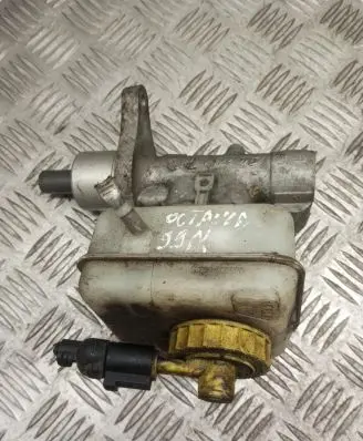 Skoda Octavia Mk1 (1U) Master brake cylinder 1J1611301B