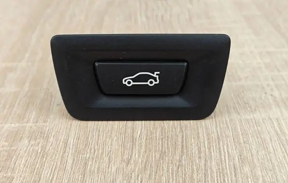 BMW 4 G22 G23 G24 G26 Tailgate/boot open switch button 9275119