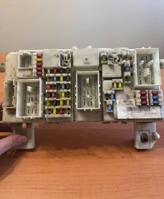 Ford Focus Fuse module 7M5T14A073CF 00091450 519242705