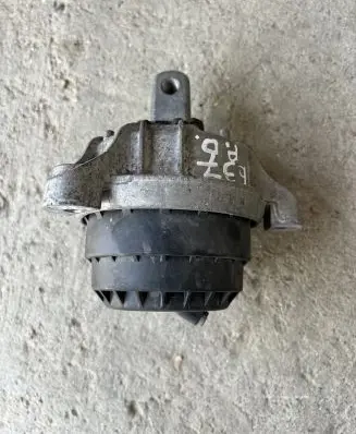 BMW 5 F10 F11 Engine mount bracket 6868302