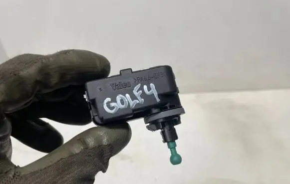 Volkswagen Golf IV Headlight level adjustment motor 1J0941295F