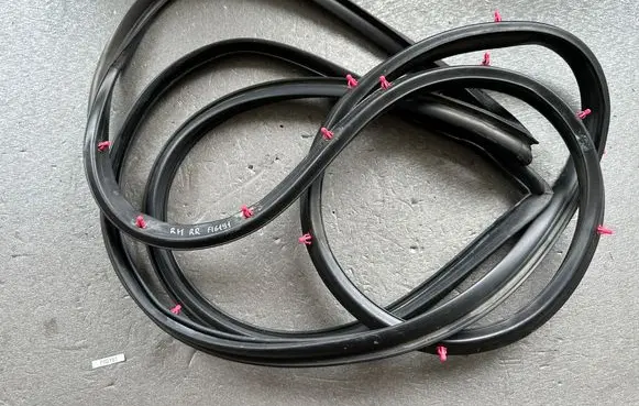 Nissan Patrol Y60 Rear door rubber seal (on body) 82830C6600