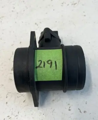 Volkswagen Golf IV Mass air flow meter 0280217121 06A906461