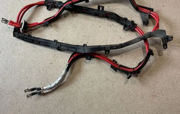 Positive cable (battery)