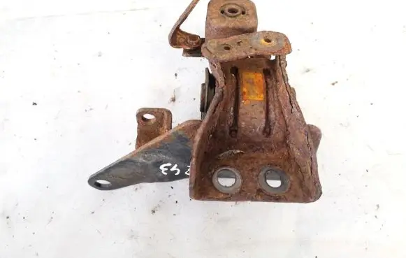 Toyota Corolla E120 E130 Engine mount bracket 1237227020 12372-27020