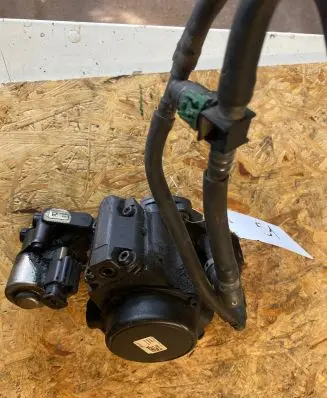 Mercedes-Benz Sprinter W906 Mechanical fuel pump 0298480KDR