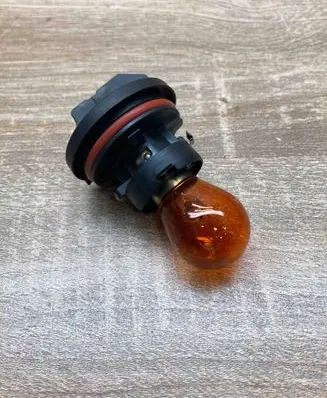 Mercedes-Benz E W211 Headlight/headlamp bulb PY21W