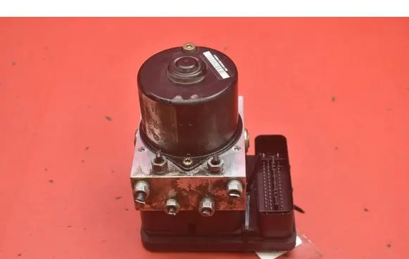 BMW X3 E83 ABS Pump 6771486