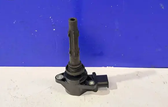 Mercedes-Benz CLS C219 High voltage ignition coil 638718A