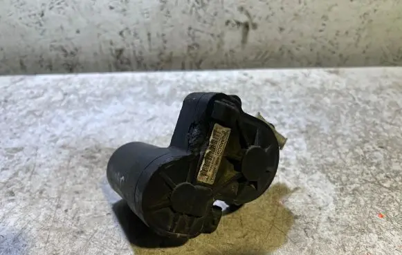 Ford Fusion II Rear brake caliper DG9C2D251A T0833
