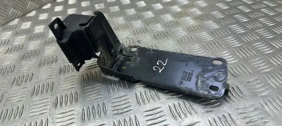 BMW 3 E90 E91 Radiator mount bracket 5164711781210
