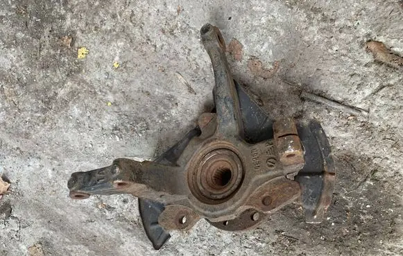 Fiat Panda II Front wheel hub spindle knuckle 