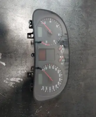 Volkswagen Golf IV Speedometer (instrument cluster) 1J0920826C 0263637063