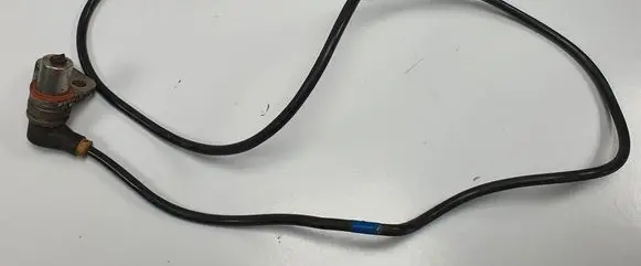 Mercedes-Benz 190 W201 ABS brake wheel speed sensor 0265001050