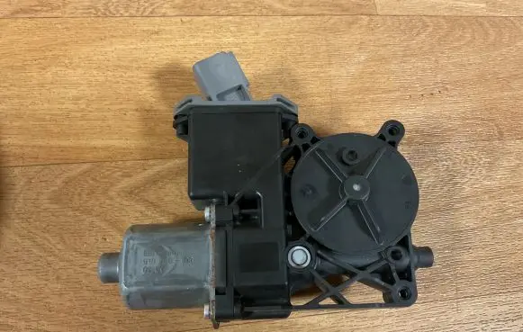 Opel Insignia A Rear door window regulator motor 13302478 91018102 2402094183