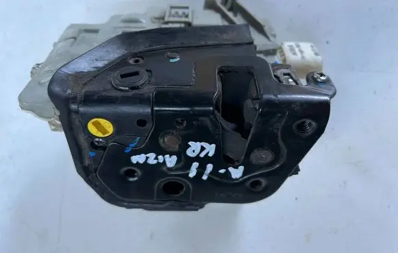 Audi A3 S3 A3 Sportback 8P Rear door lock 4F0839015