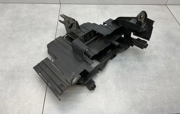 BMW X3M F97 Engine control unit holder 8632555
