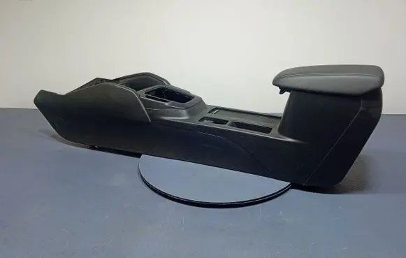Ford Focus Center console 
