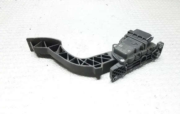 Volvo S40 Accelerator throttle pedal 4M519F836CH