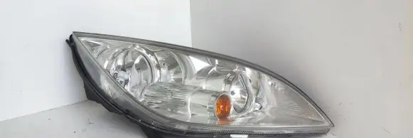 Mitsubishi Colt Headlight/headlamp MR957354 0301208202
