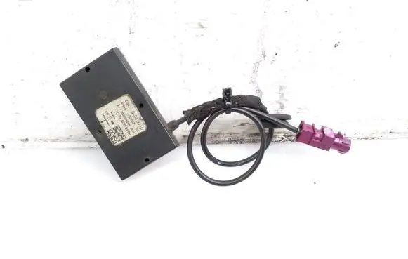 Mercedes-Benz A W176 Aerial antenna amplifier A2469054201