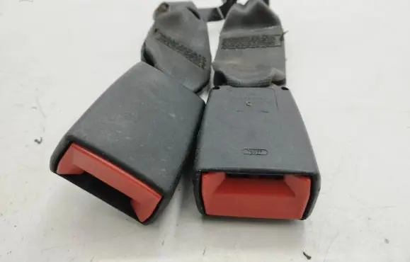 Citroen DS3 Middle seatbelt buckle (rear) 9681958880 34064657