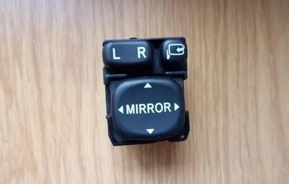 Lexus IS 220D-250-350 Wing mirror switch 183575
