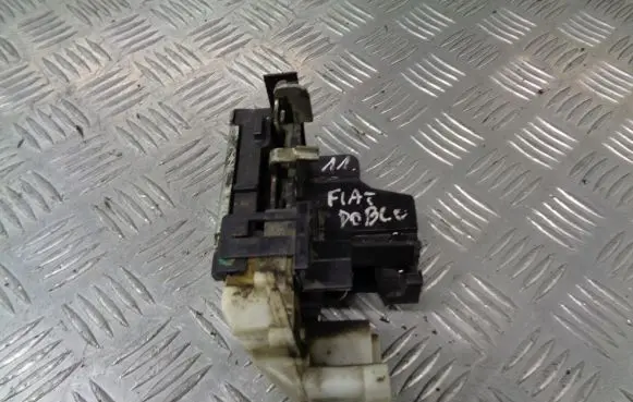 Fiat Doblo Front door lock