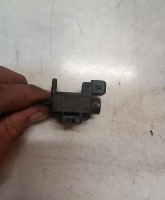 Volvo S60 Vacuum valve 31219977
