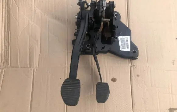 Citroen C5 Pedal assembly 9663998080